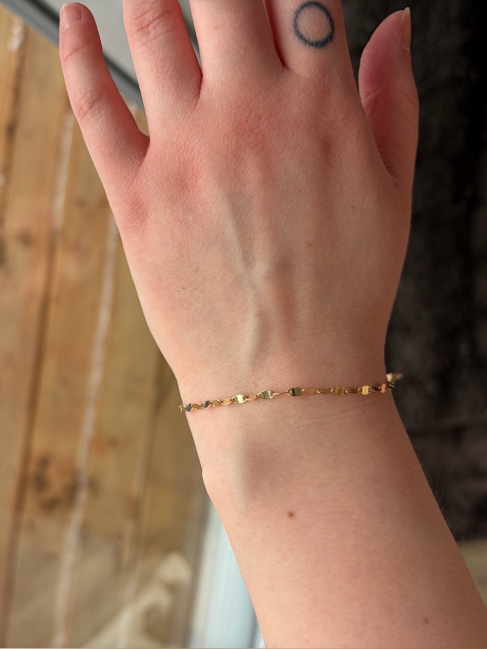 Mejuri Shimmering Gold Twisted Link Bracelet